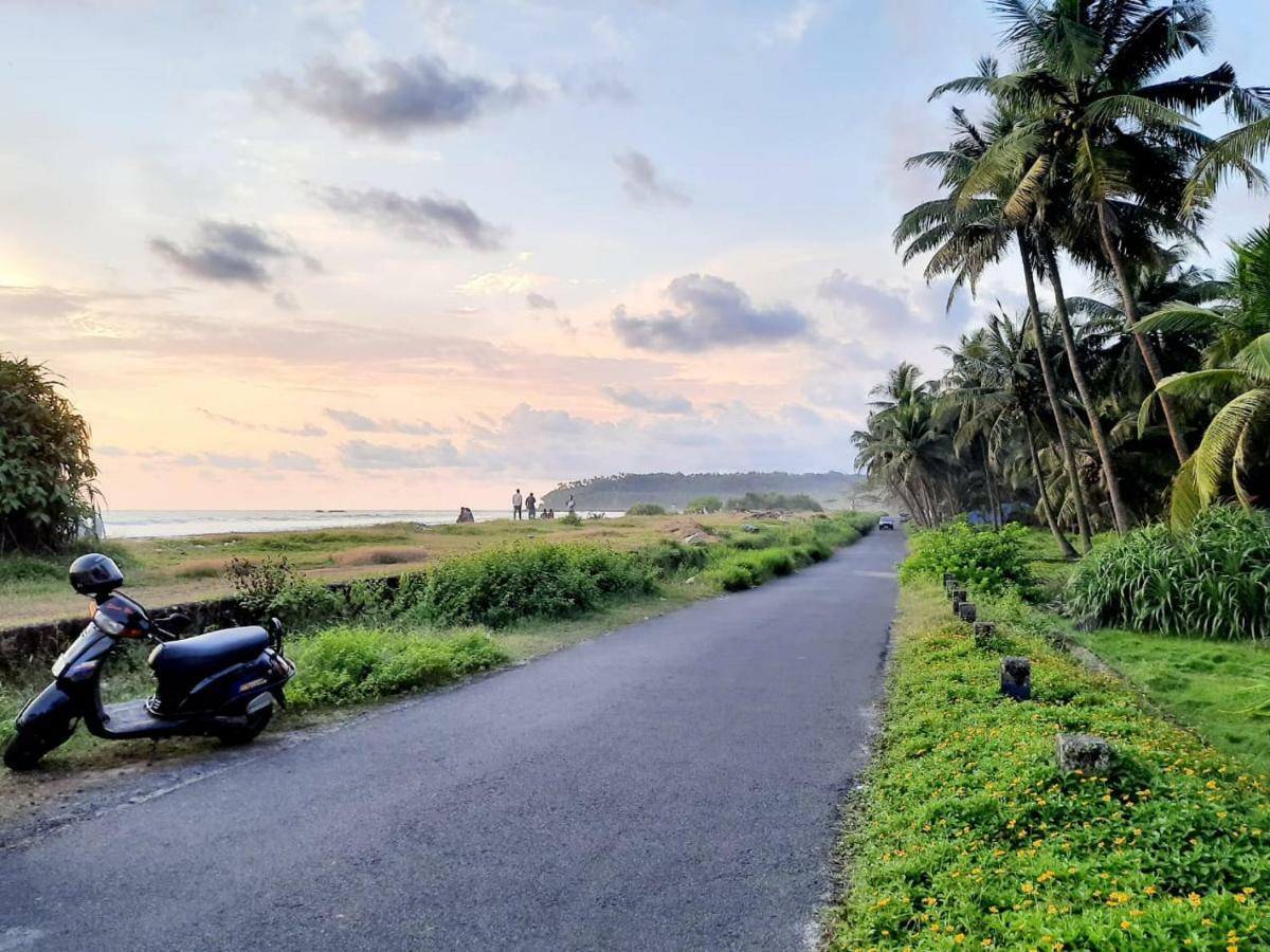 Corniche Beach Resort Mulappilangād Exterior foto