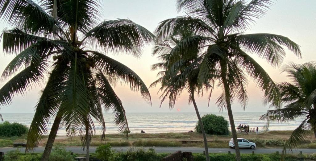 Corniche Beach Resort Mulappilangād Exterior foto